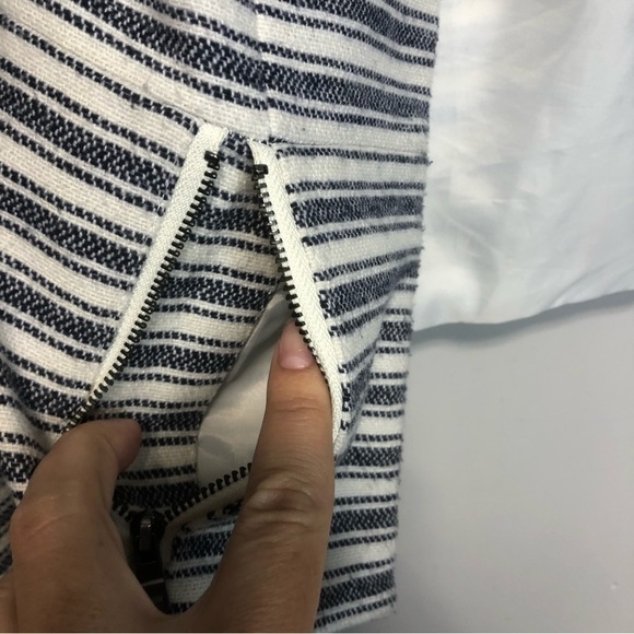 ONLY Kim Cropped Blue Stripe Open Front Blazer, size 34 (S) - Picture 4 of 10